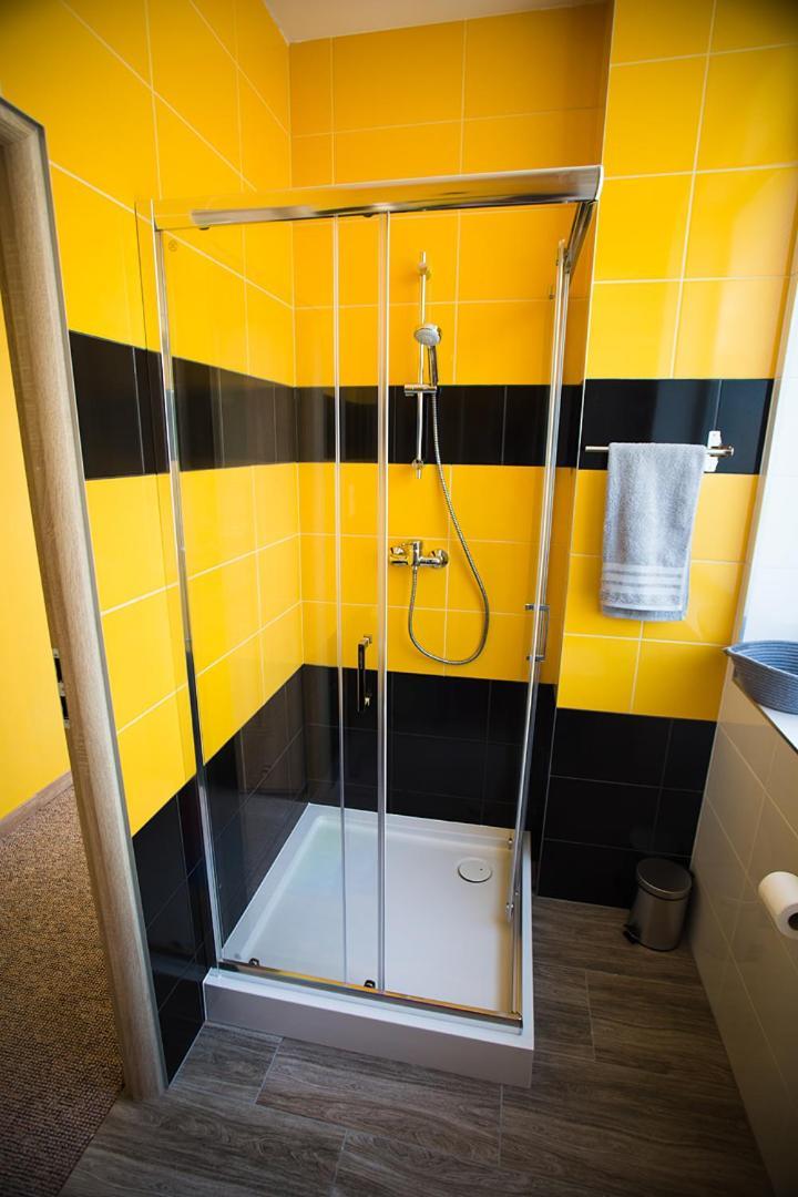 Pokoje Goscinne 30Stka Leczna Exteriör bild