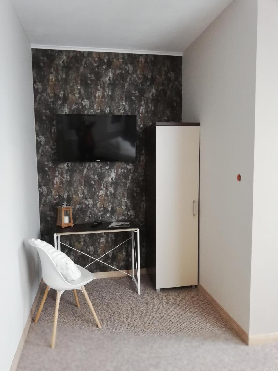 Pokoje Goscinne 30Stka Leczna Exteriör bild